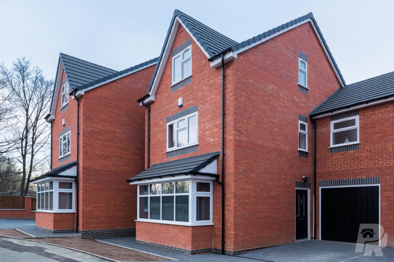 Birmingham Estate - Contractor & Group Accommodation - Secure Parking Exterior foto